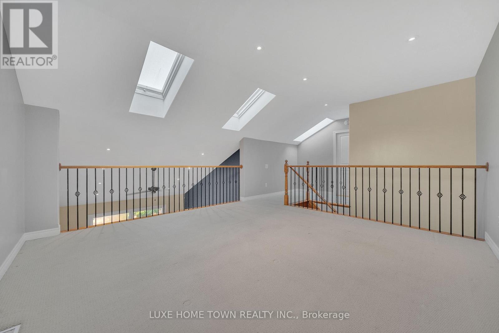 Photo 40 of 2 Chicory Crescent, St Catharines ON