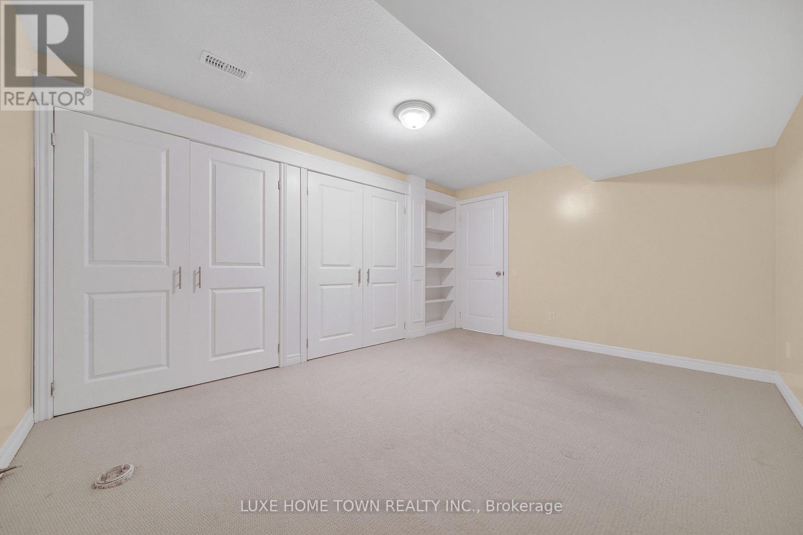 Photo 36 of 2 Chicory Crescent, St Catharines ON