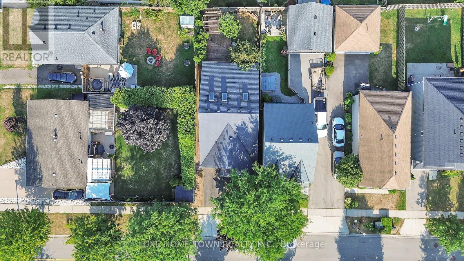 Photo 38 of 2 Chicory Crescent, St Catharines ON