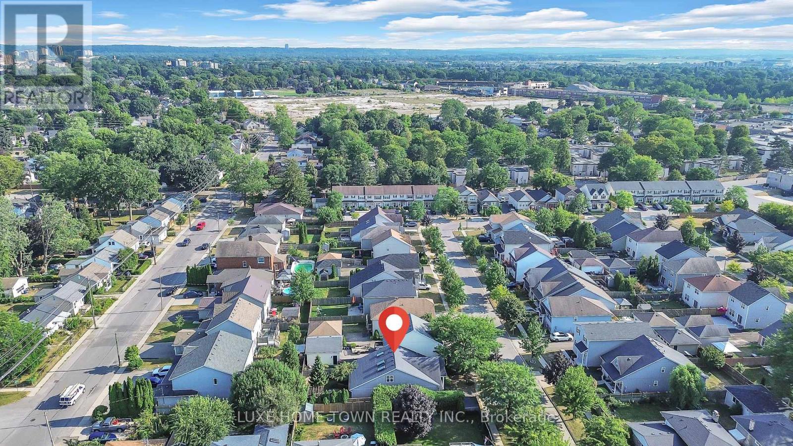 Photo 13 of 2 Chicory Crescent, St Catharines ON
