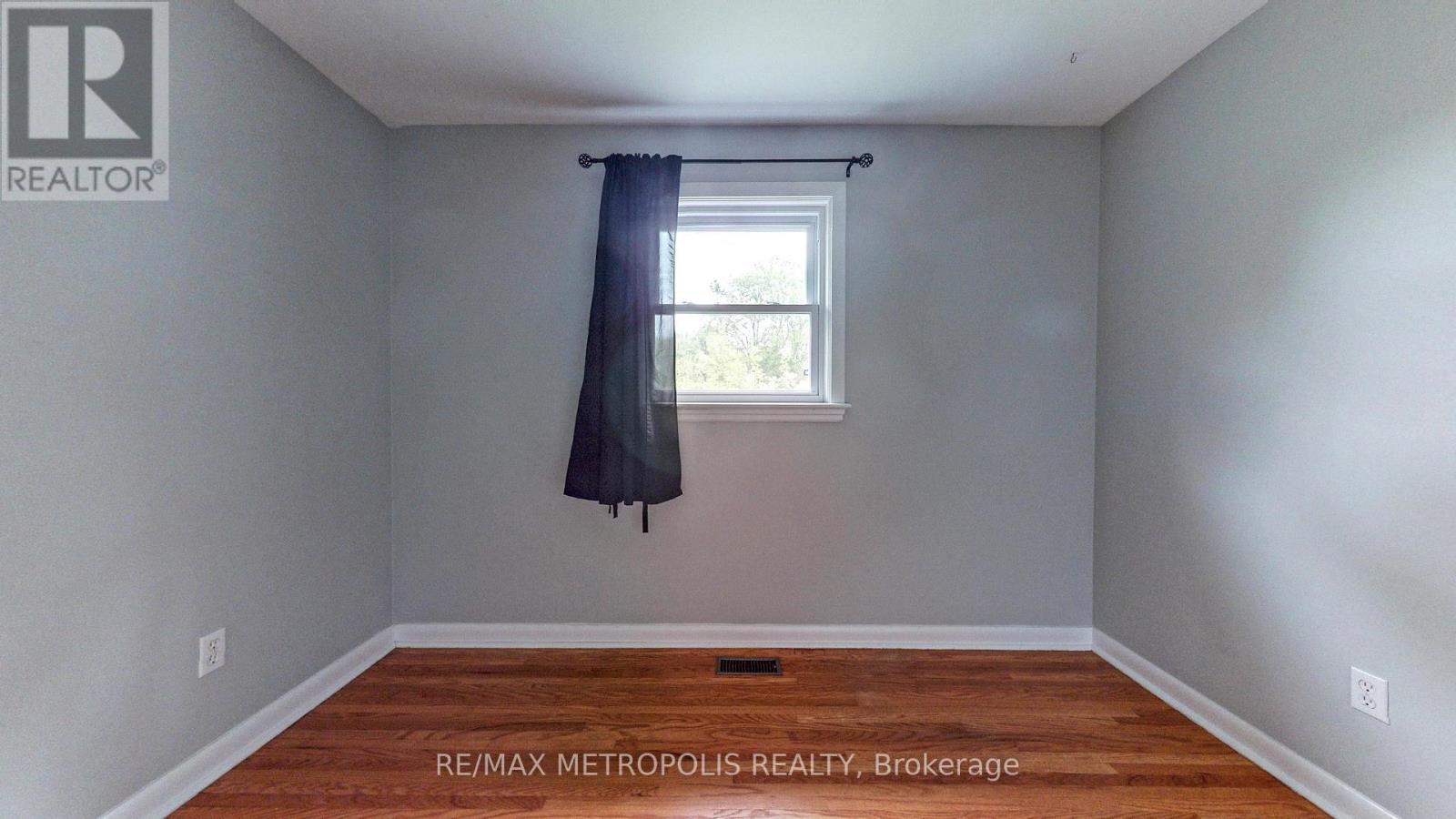 Photo 24 of Main 1020 Brewer Street, Peterborough Central ON