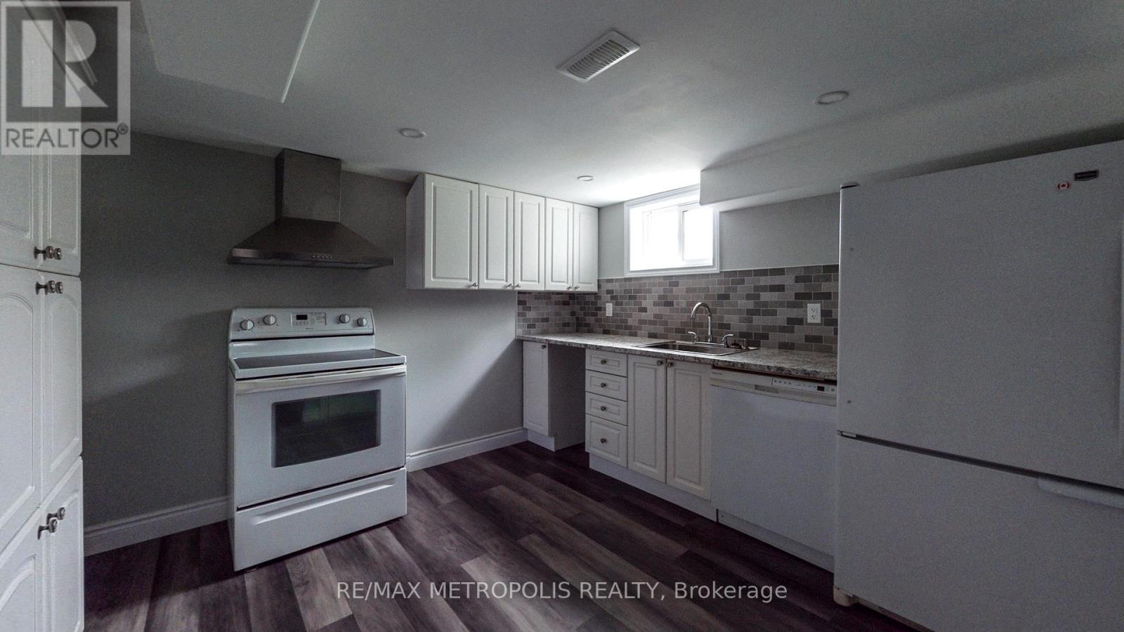 Photo 28 of Main 1020 Brewer Street, Peterborough Central ON