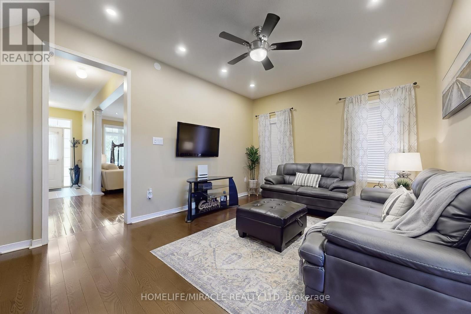 Photo 12 of 39 Evaridge Drive, Markham ON