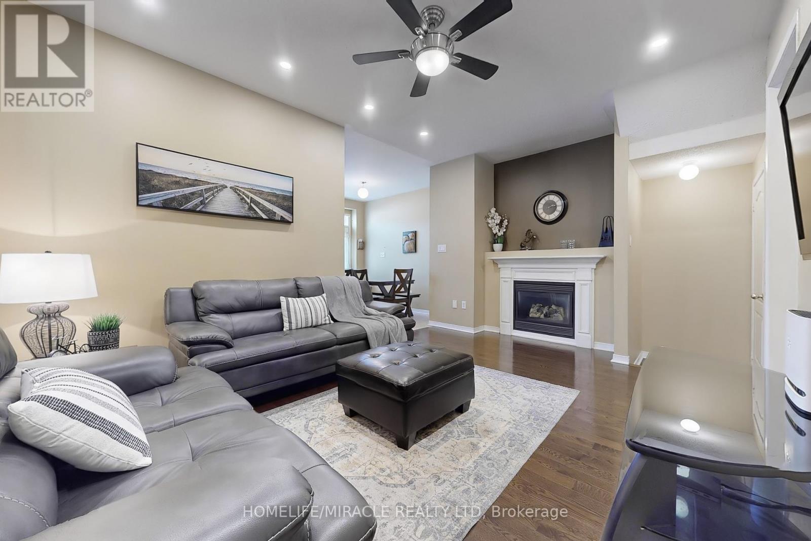 Photo 13 of 39 Evaridge Drive, Markham ON