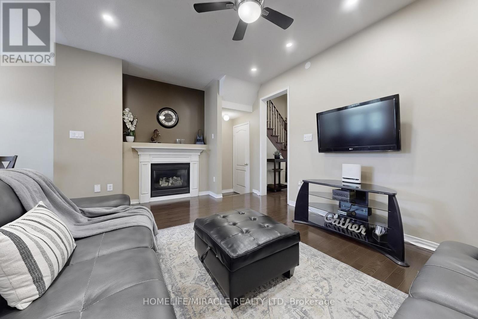 Photo 14 of 39 Evaridge Drive, Markham ON