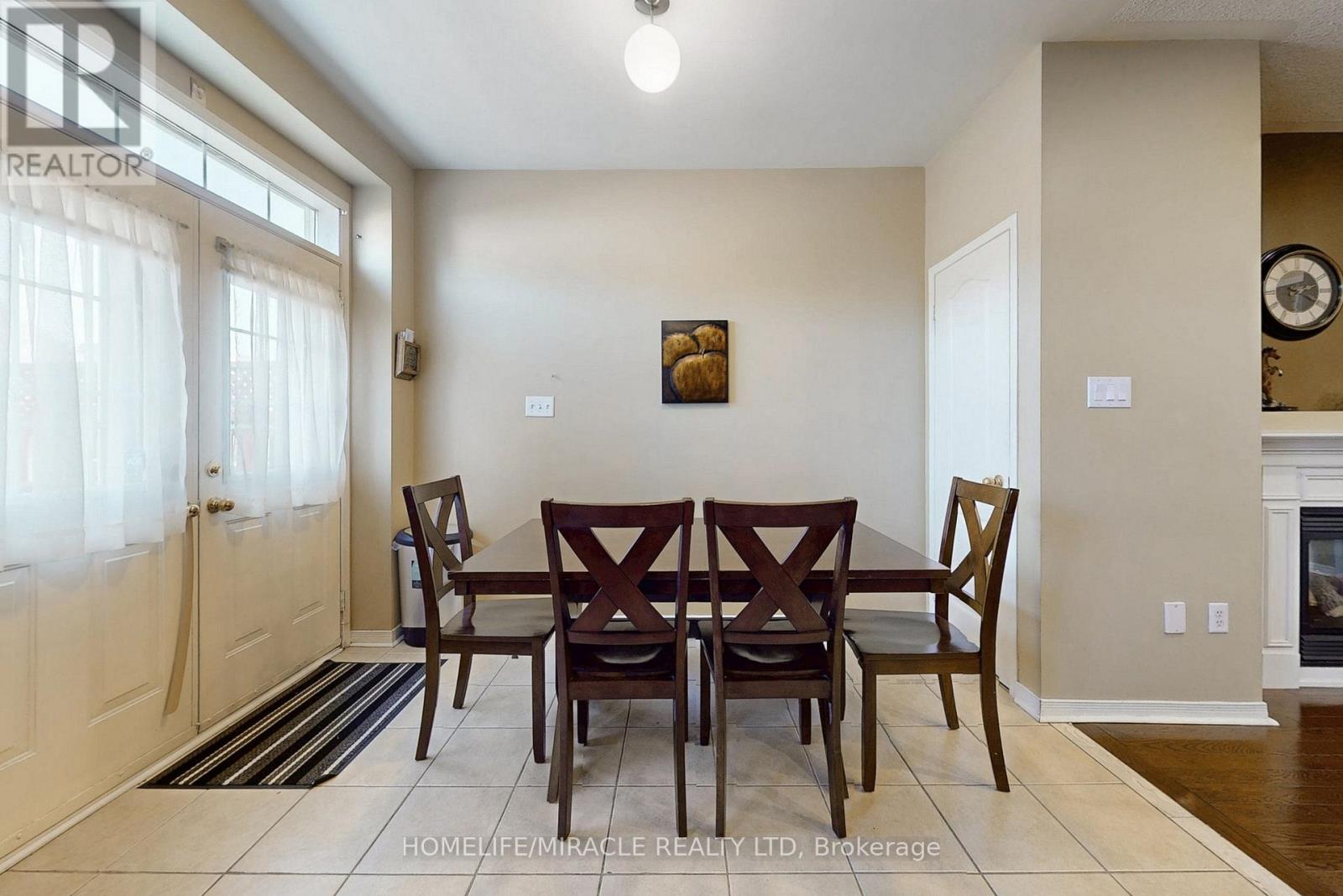 Photo 19 of 39 Evaridge Drive, Markham ON