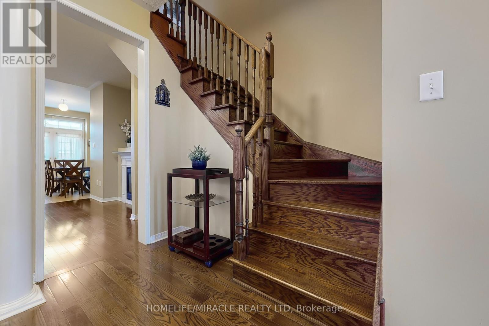 Photo 21 of 39 Evaridge Drive, Markham ON