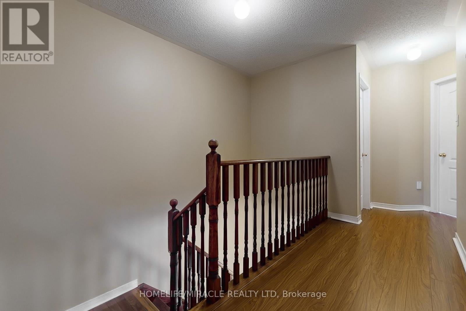 Photo 23 of 39 Evaridge Drive, Markham ON