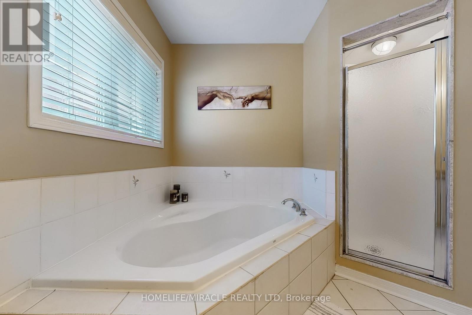 Photo 27 of 39 Evaridge Drive, Markham ON