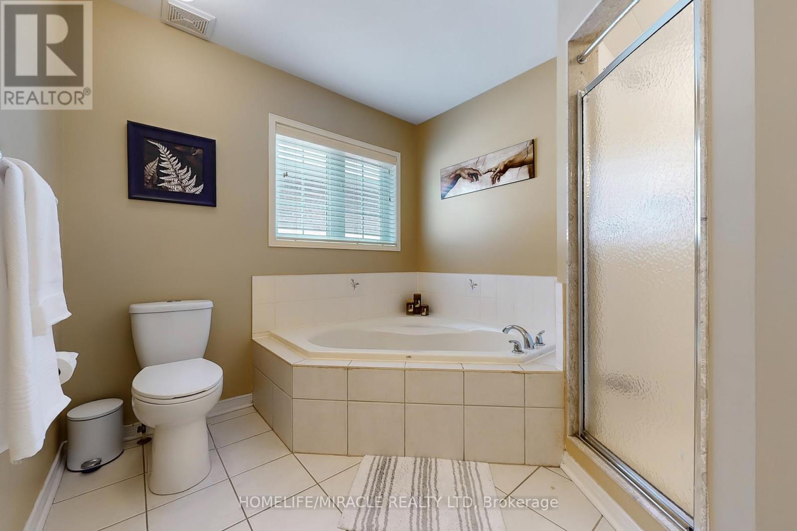 Photo 28 of 39 Evaridge Drive, Markham ON