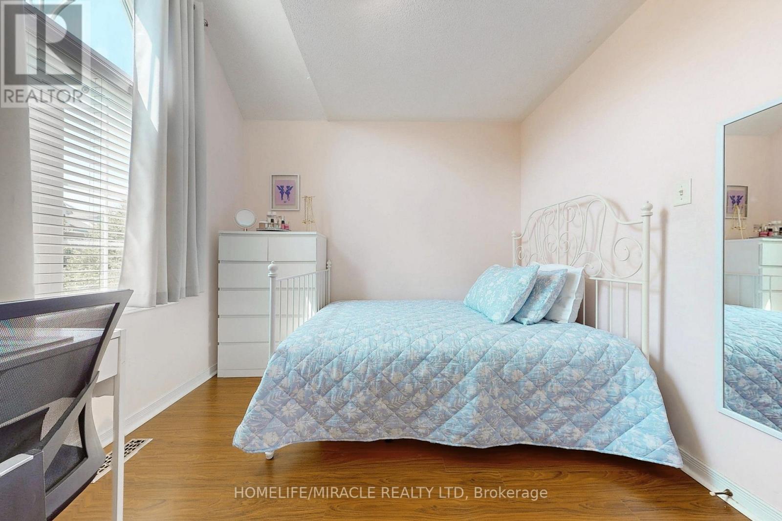 Photo 30 of 39 Evaridge Drive, Markham ON