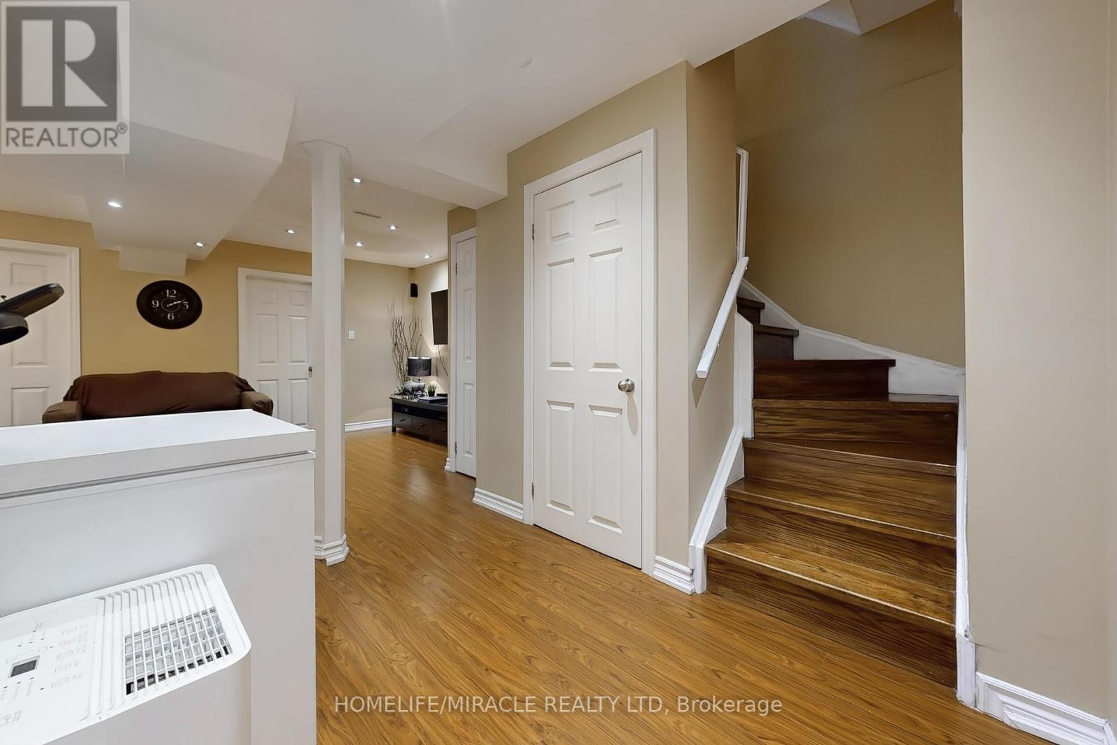 Photo 34 of 39 Evaridge Drive, Markham ON