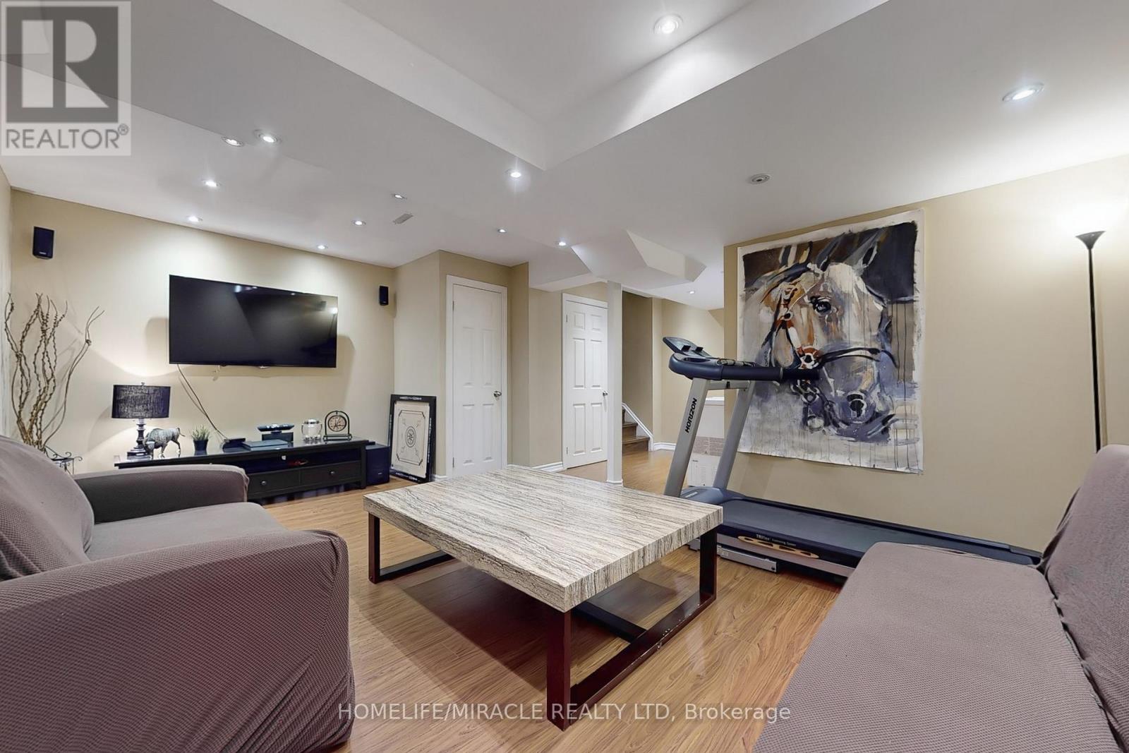 Photo 37 of 39 Evaridge Drive, Markham ON