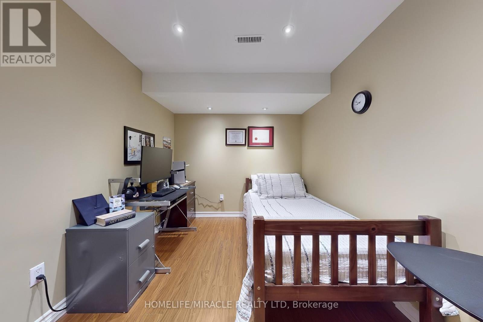 Photo 40 of 39 Evaridge Drive, Markham ON