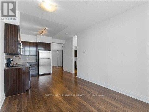 Photo 3 of 706 75 North Park Road, Vaughan ON