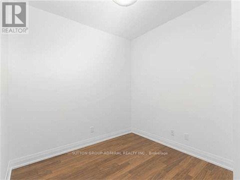 Photo 7 of 706 75 North Park Road, Vaughan ON
