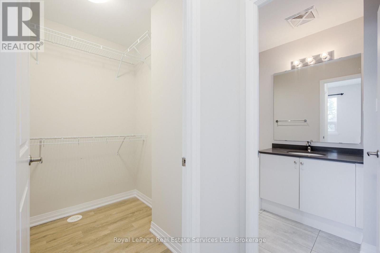 Photo 12 of 16 1238 Cawthra Road, Mississauga ON