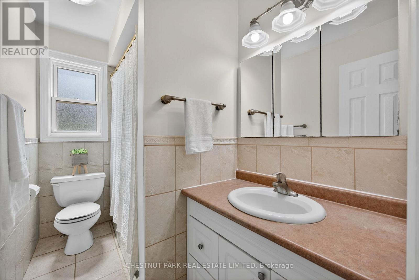 Photo 19 of 3782 Whitecap Drive, Innisfil ON