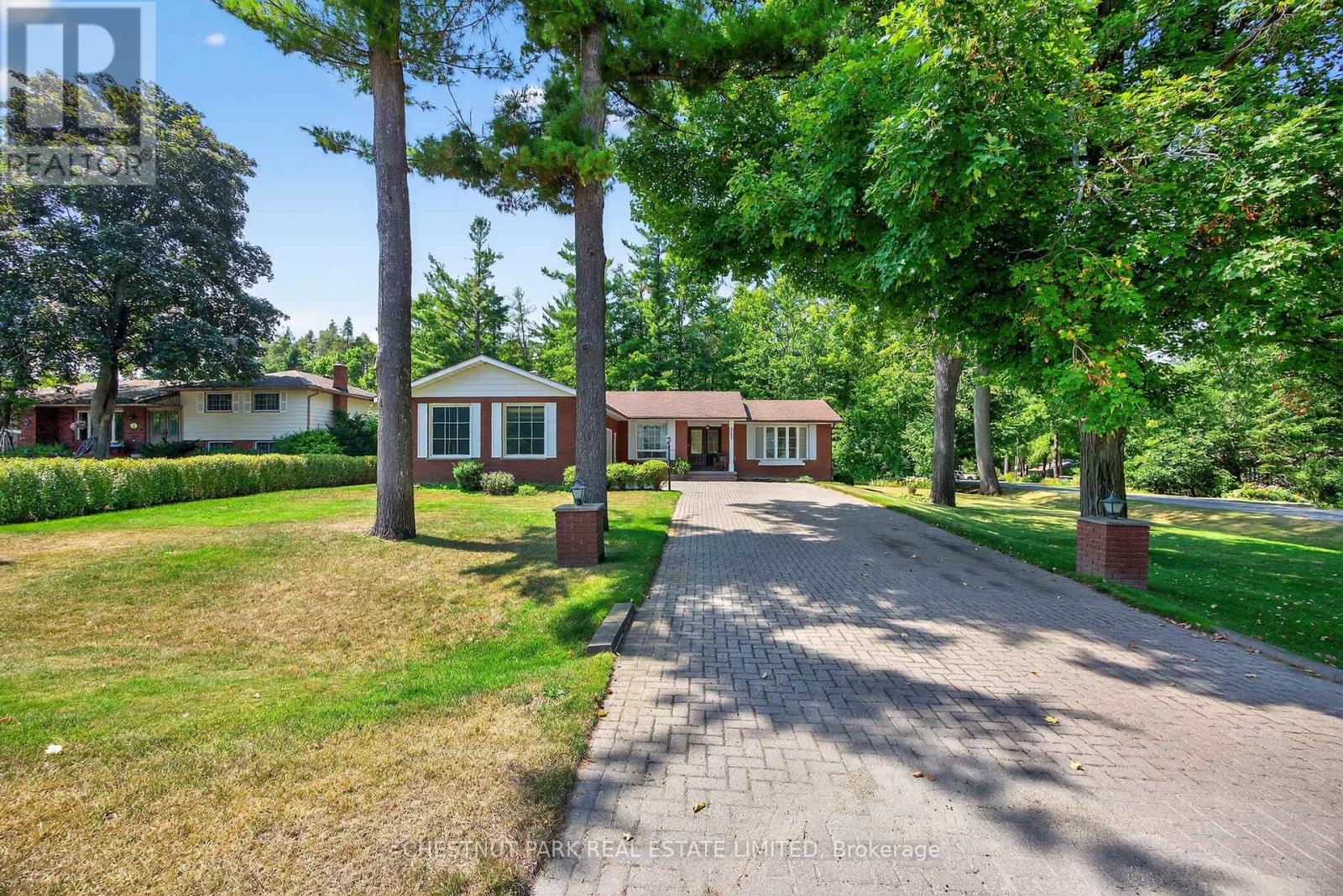 Photo 2 of 3782 Whitecap Drive, Innisfil ON
