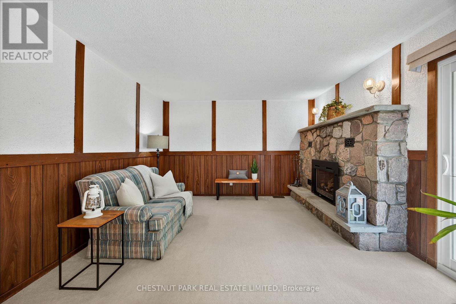 Photo 3 of 3782 Whitecap Drive, Innisfil ON