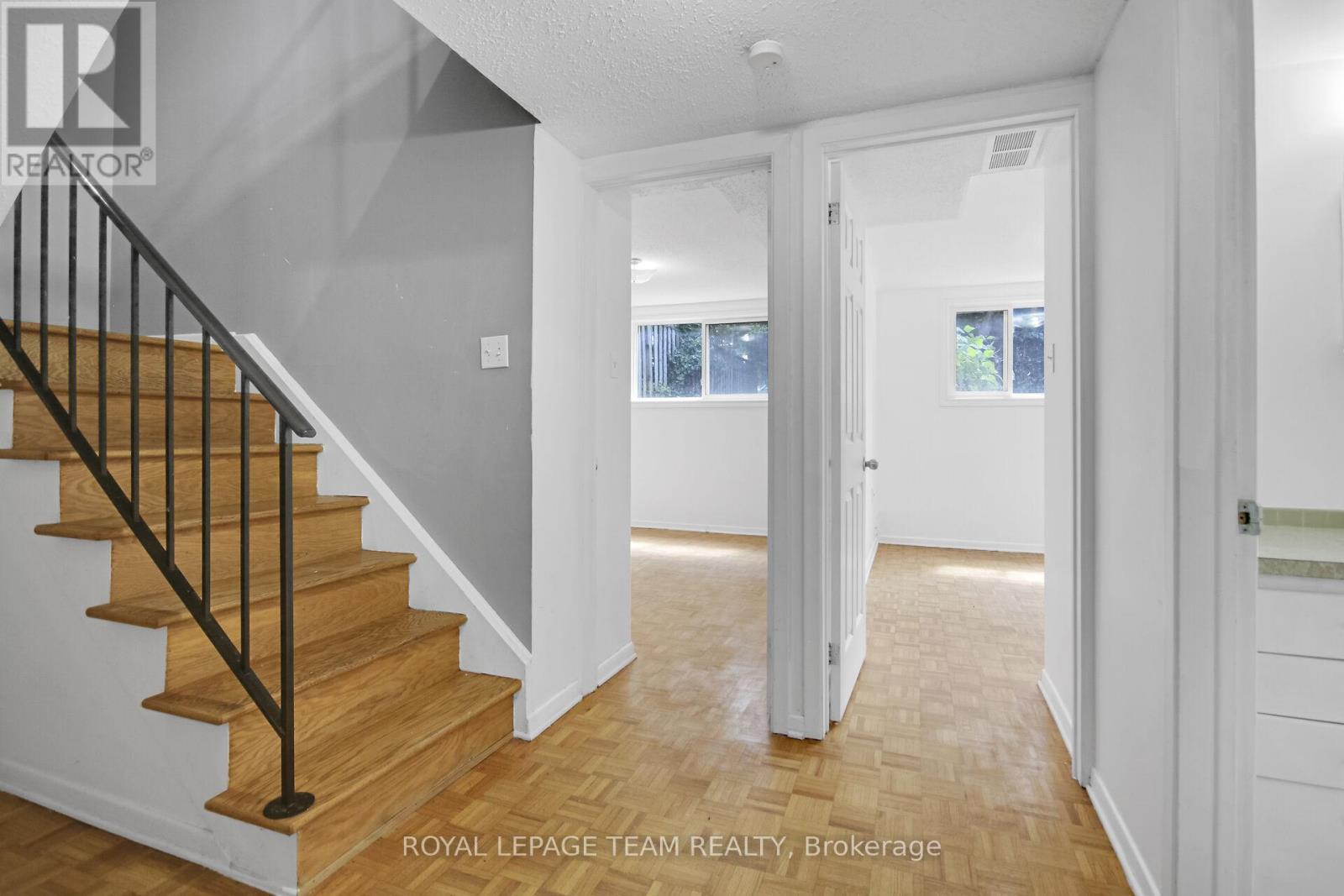 Photo 25 of 52 Bowhill Avenue, Ottawa ON