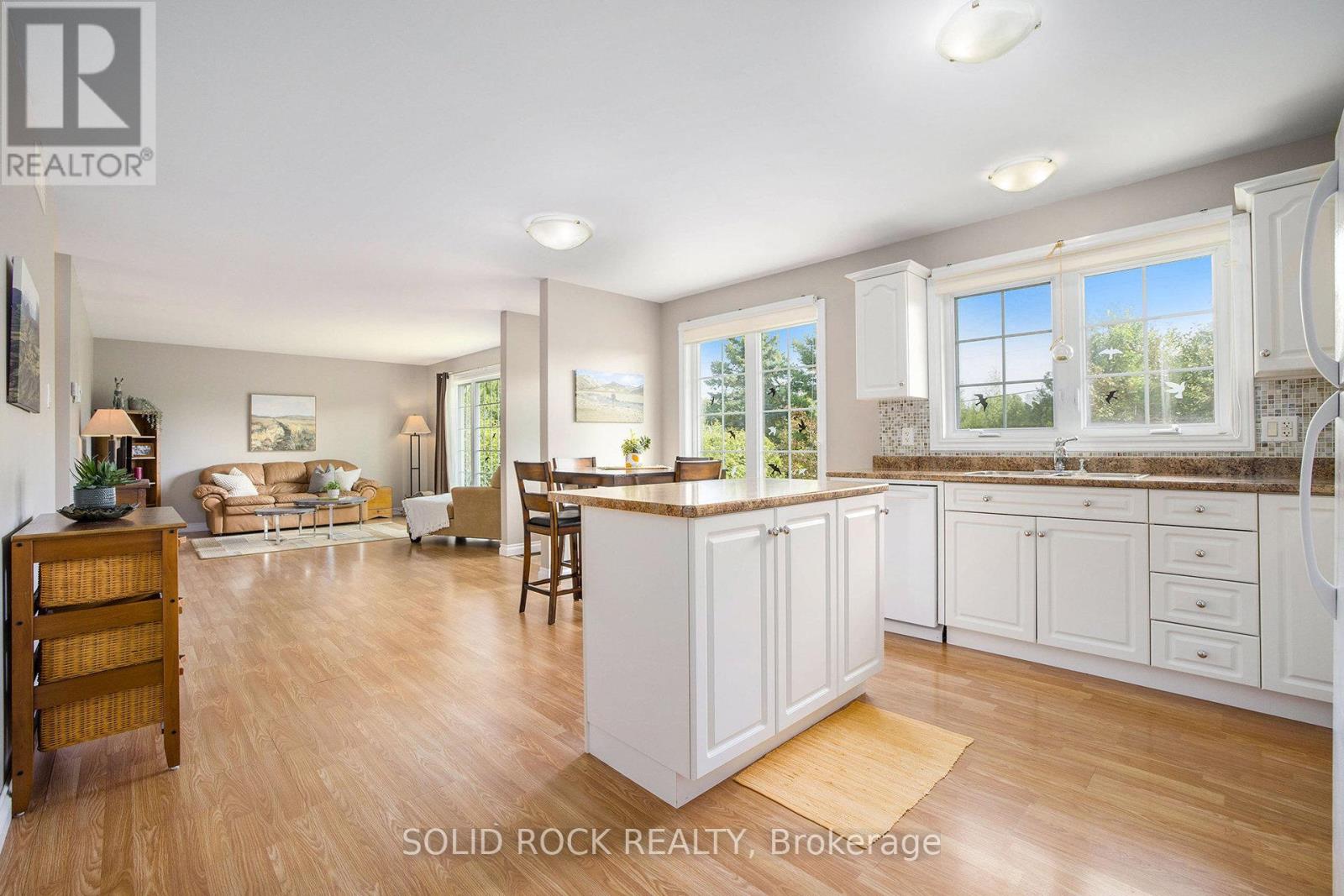 Photo 8 of 307 Kippen Road, Mcnab Braeside ON