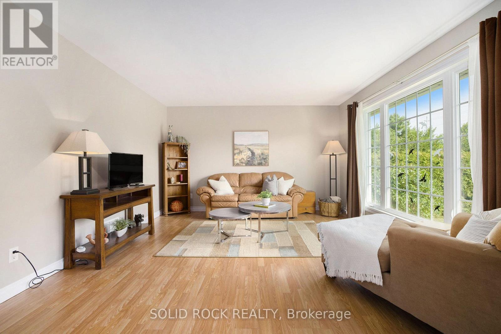 Photo 17 of 307 Kippen Road, Mcnab Braeside ON
