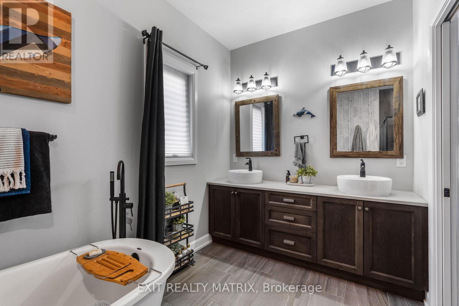 Photo 21 of 482 Central Park Boulevard, Russell ON