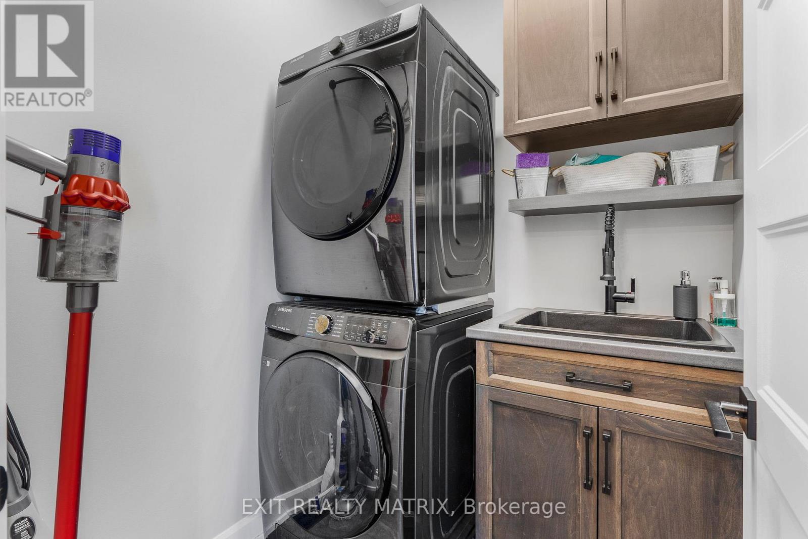Photo 22 of 482 Central Park Boulevard, Russell ON