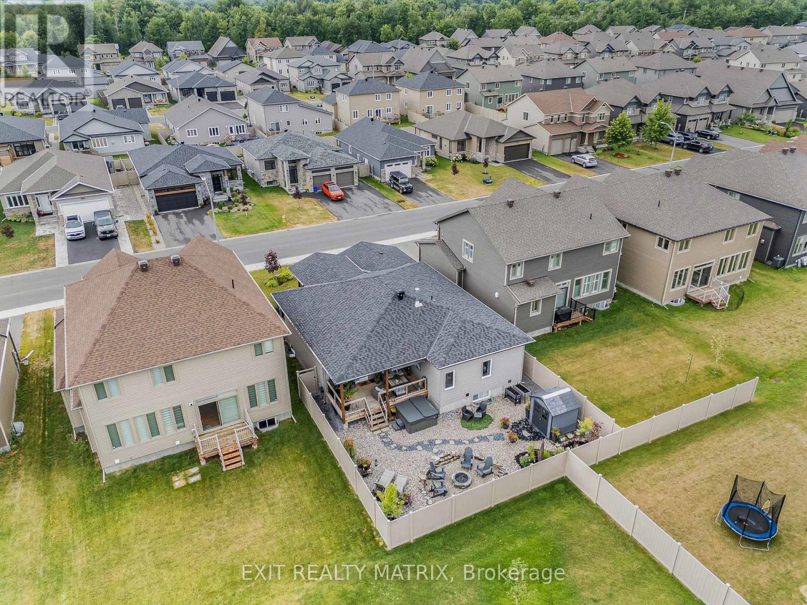 Photo 33 of 482 Central Park Boulevard, Russell ON