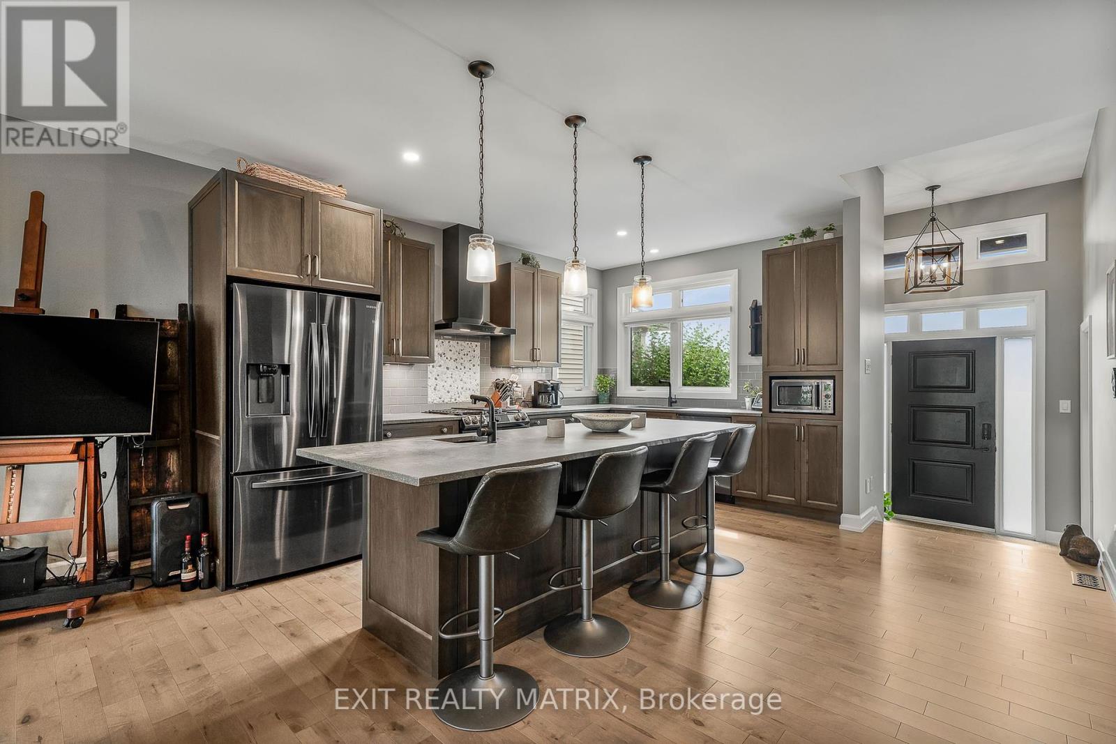 Photo 6 of 482 Central Park Boulevard, Russell ON