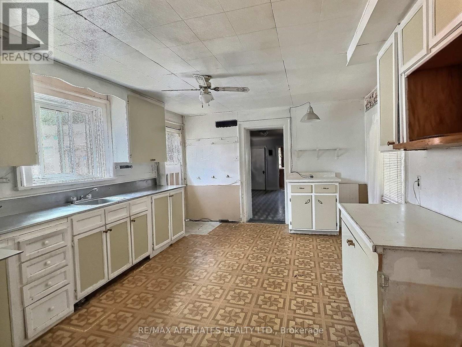Photo 18 of 188 Dibble Street E, Prescott ON