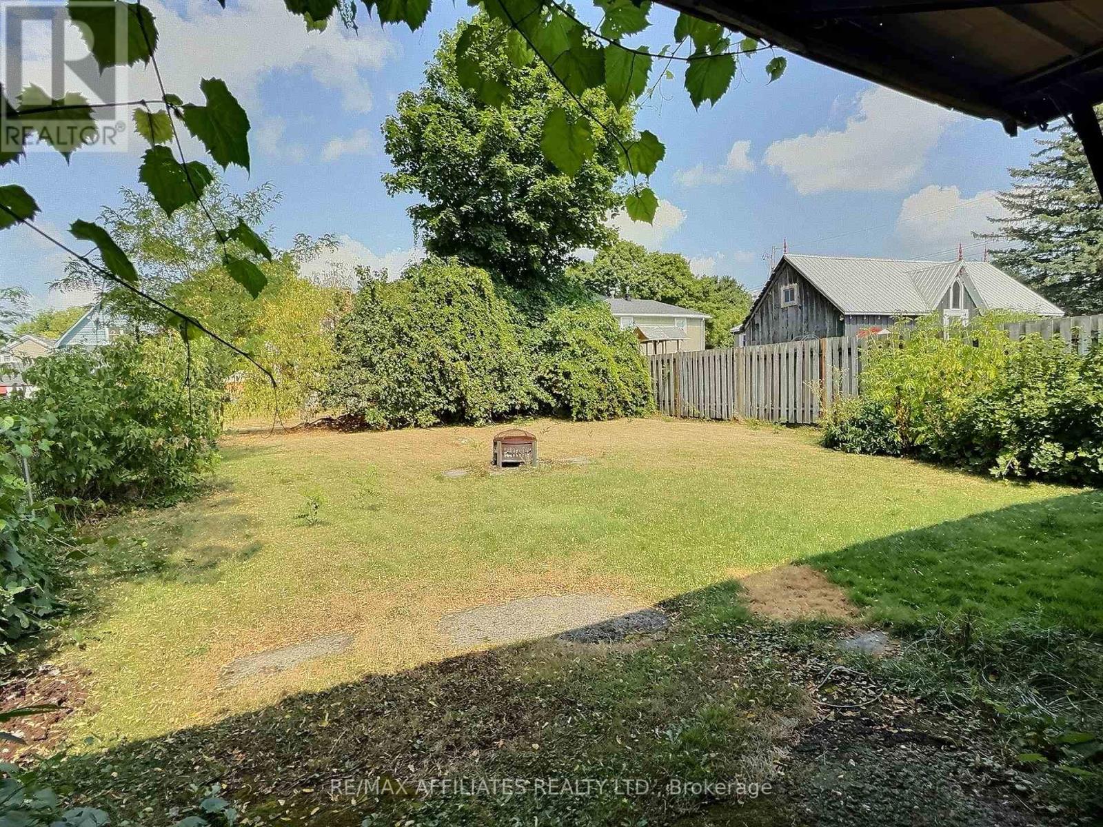 Photo 6 of 188 Dibble Street E, Prescott ON