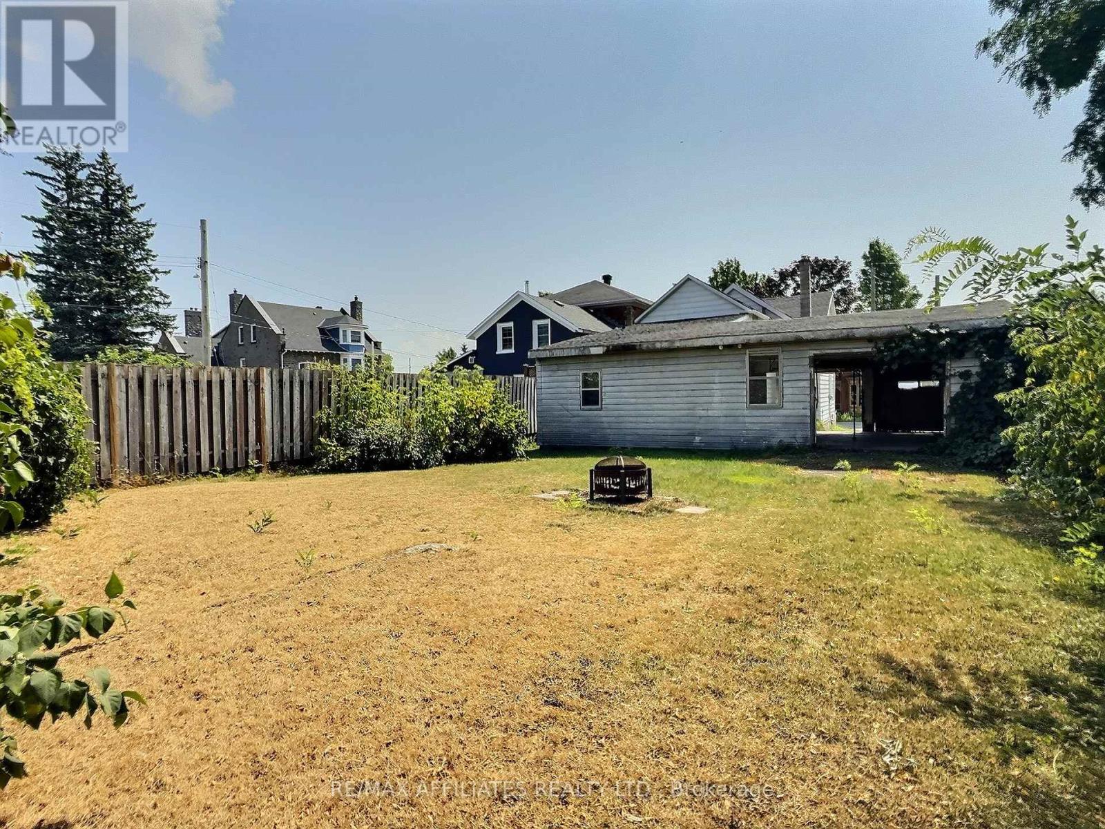 Photo 7 of 188 Dibble Street E, Prescott ON