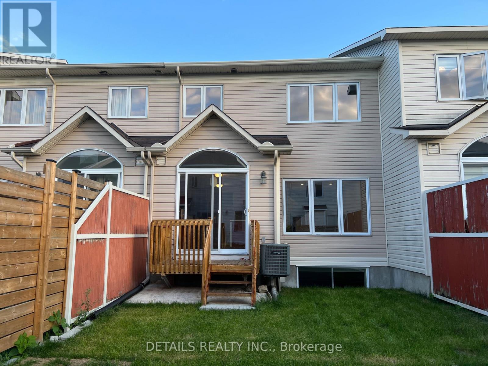 Photo 14 of 497 Temiskaming Crescent, Ottawa ON