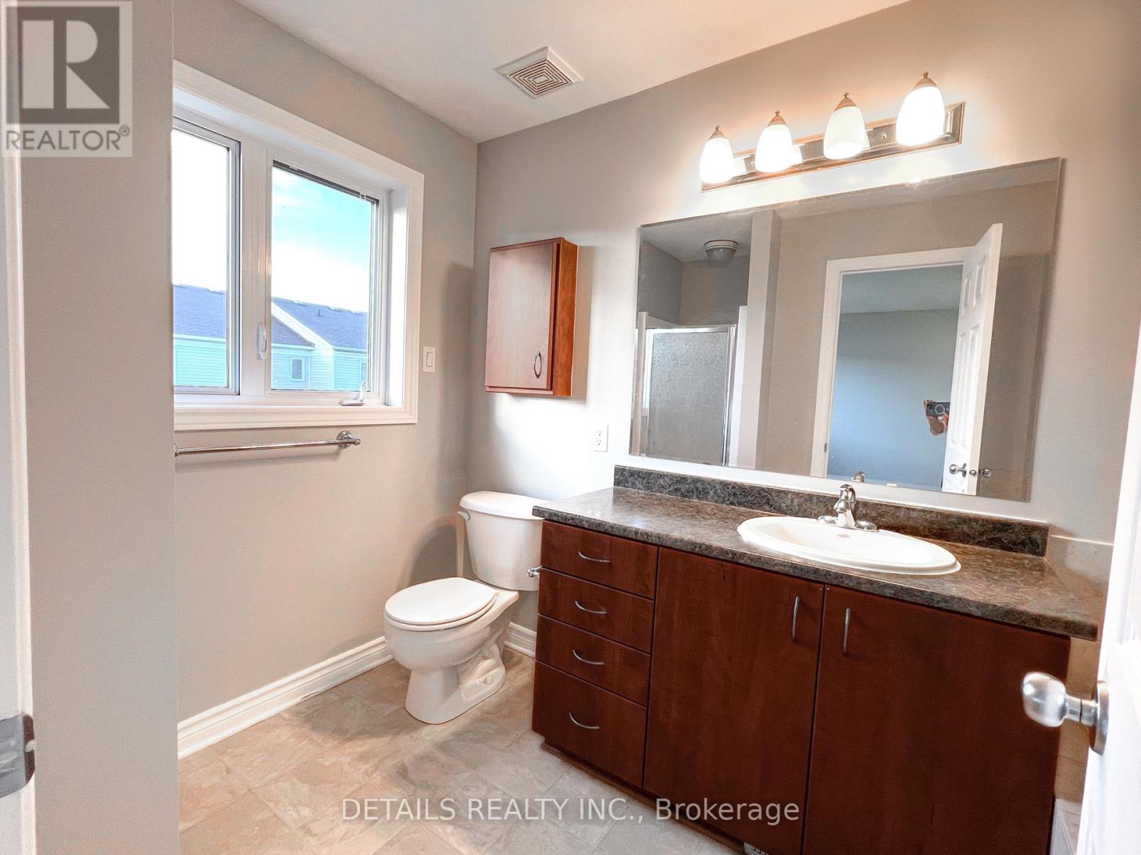 Photo 7 of 497 Temiskaming Crescent, Ottawa ON