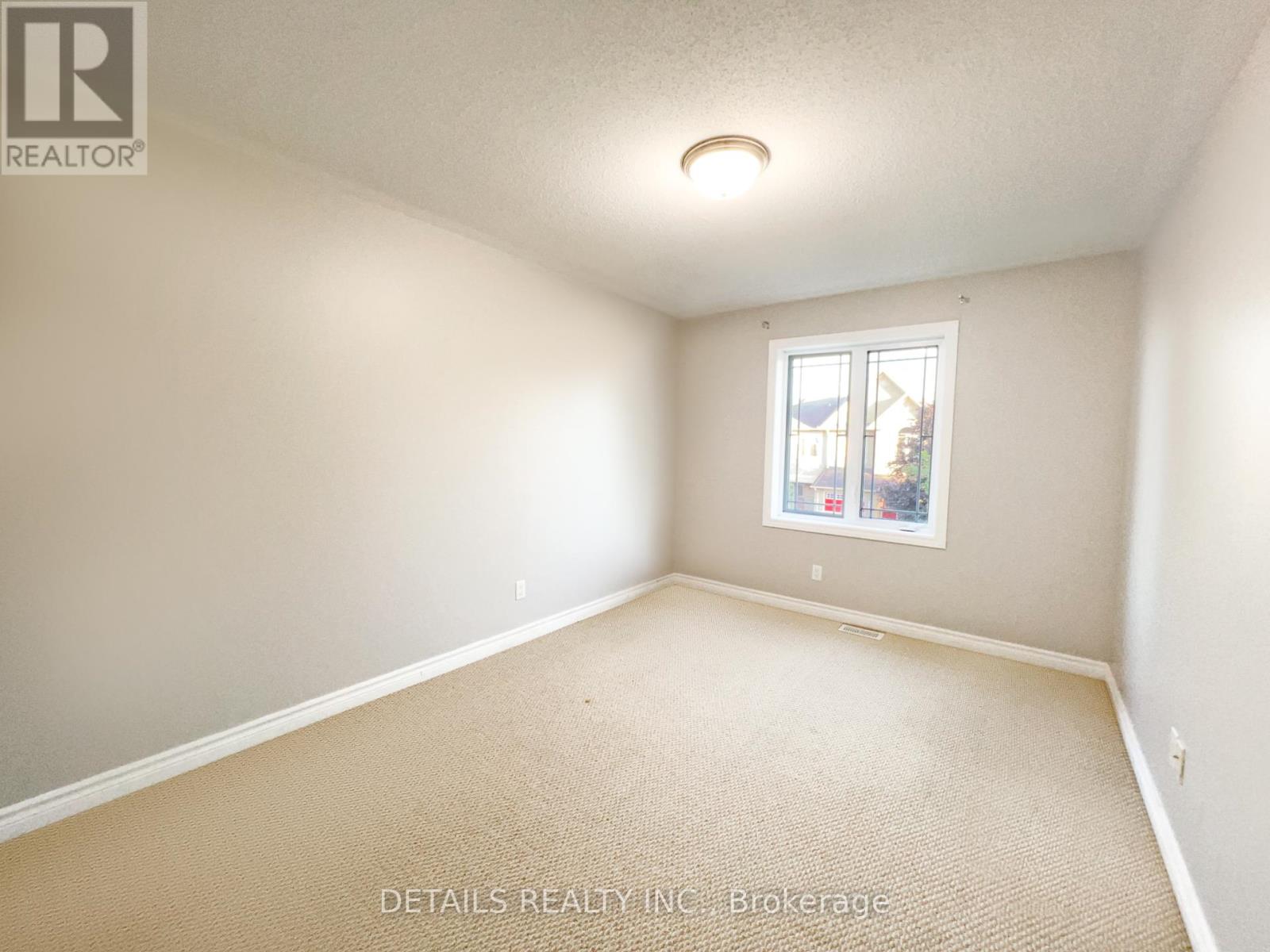 Photo 9 of 497 Temiskaming Crescent, Ottawa ON