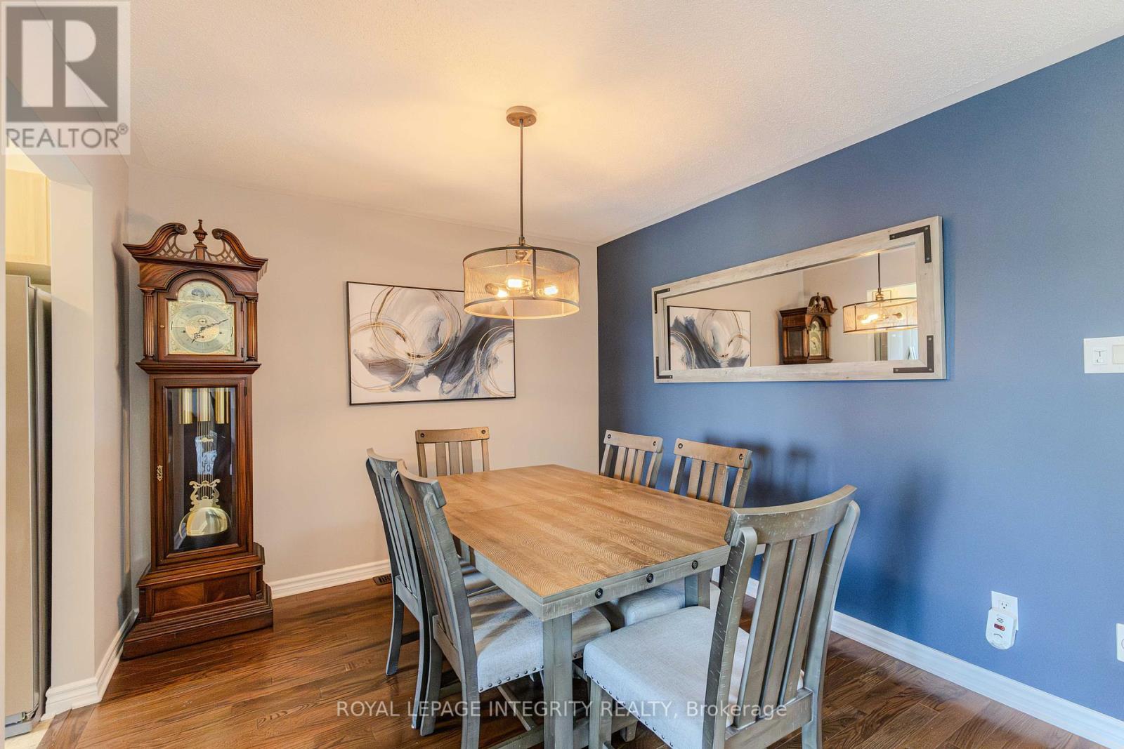 Photo 2 of 218 Catamount Court, Ottawa ON