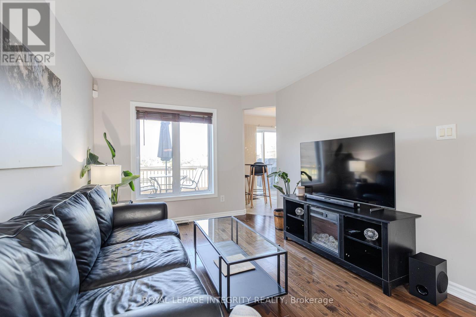 Photo 3 of 218 Catamount Court, Ottawa ON
