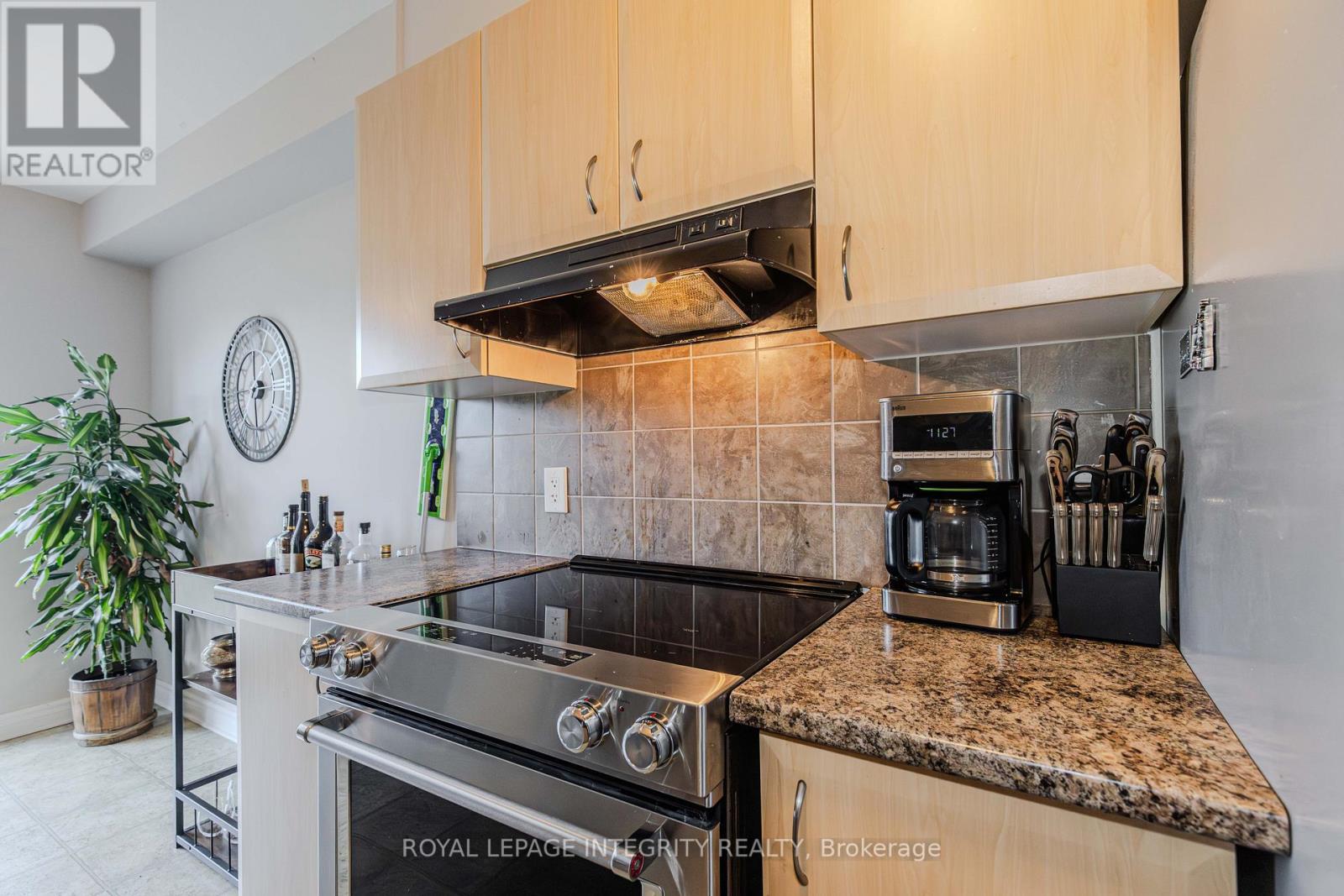 Photo 45 of 218 Catamount Court, Ottawa ON