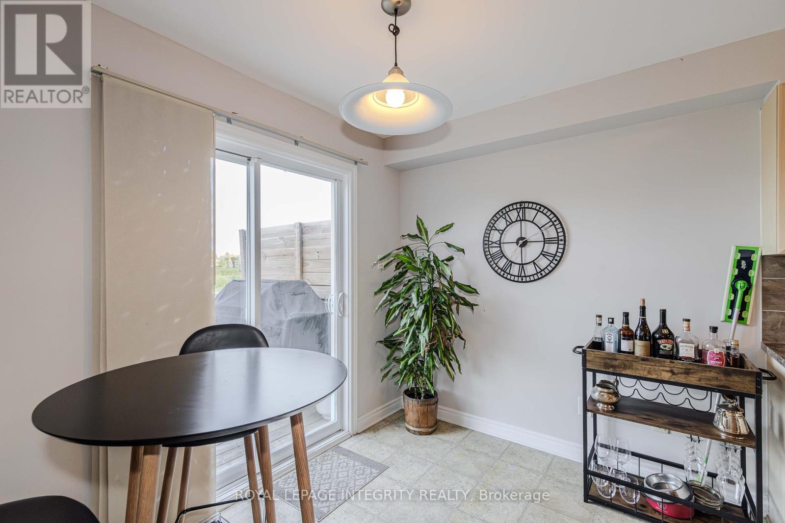 Photo 7 of 218 Catamount Court, Ottawa ON