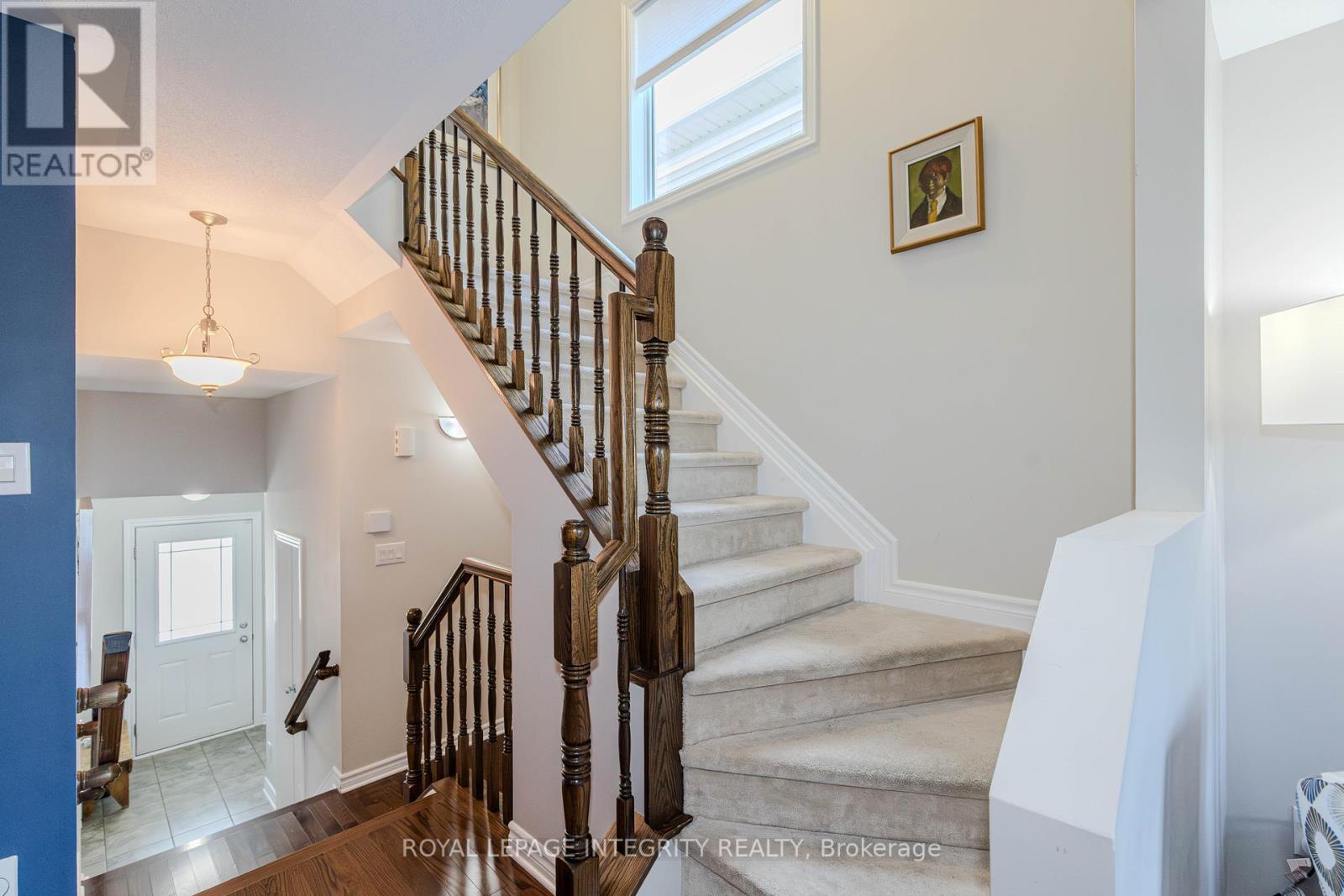 Photo 8 of 218 Catamount Court, Ottawa ON