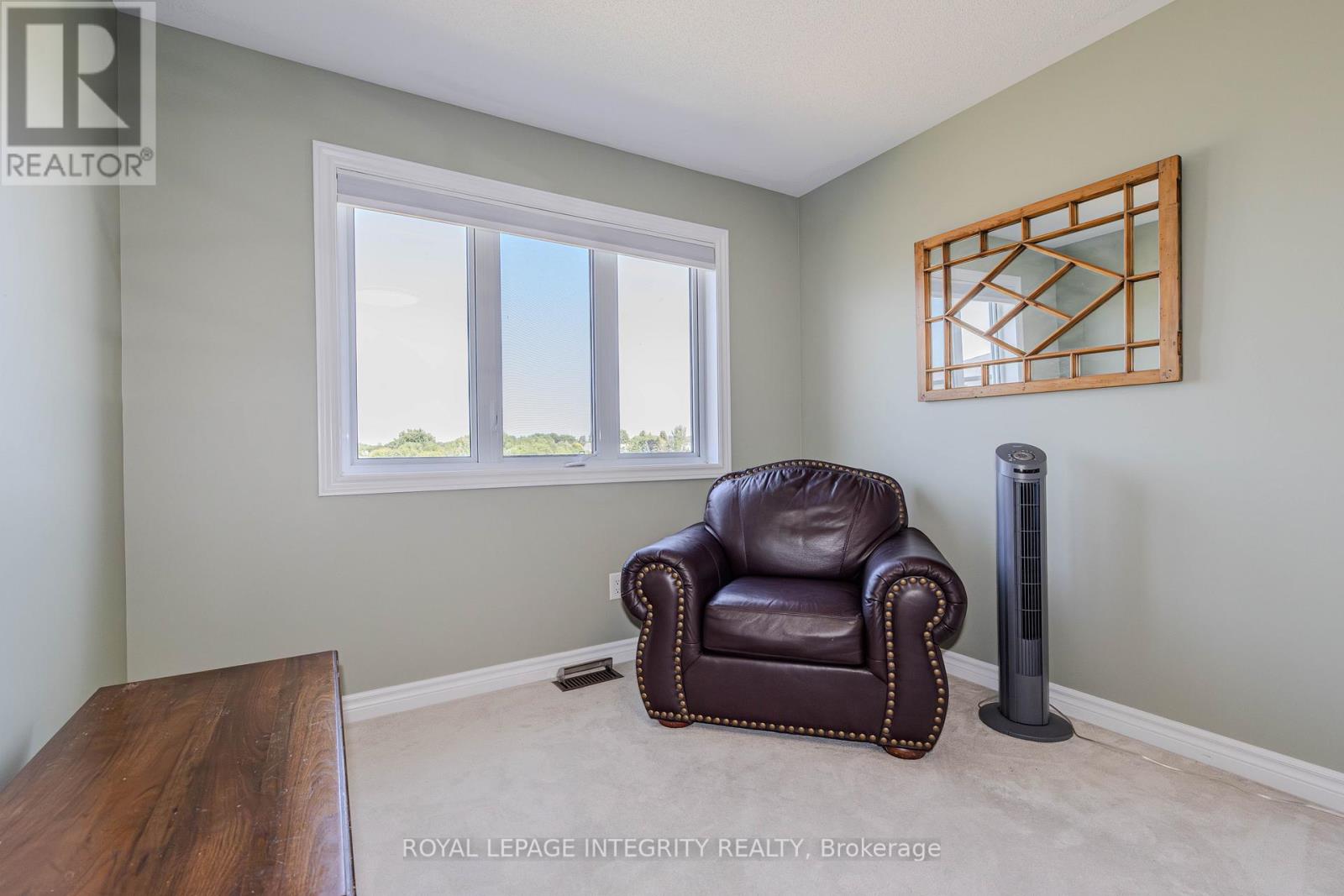 Photo 10 of 218 Catamount Court, Ottawa ON