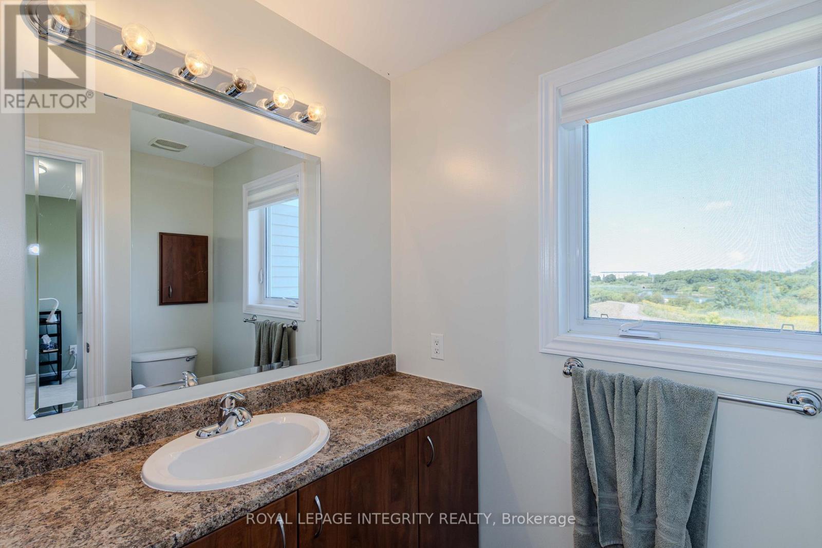 Photo 15 of 218 Catamount Court, Ottawa ON