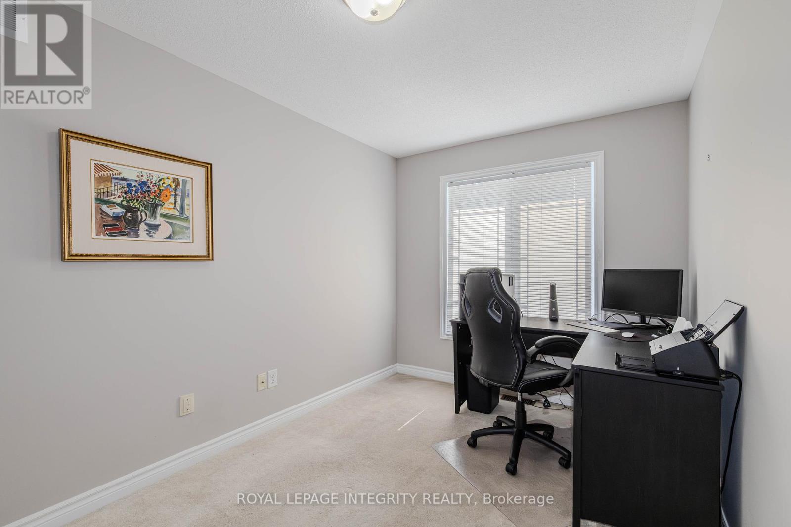 Photo 11 of 218 Catamount Court, Ottawa ON