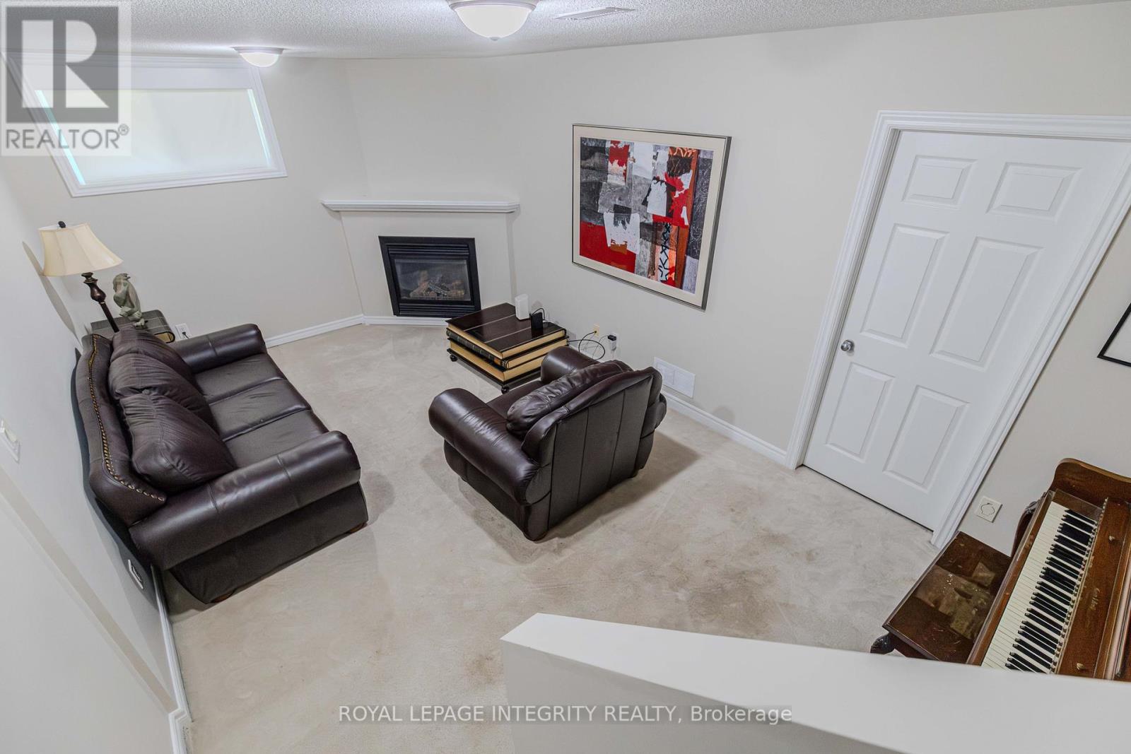 Photo 13 of 218 Catamount Court, Ottawa ON