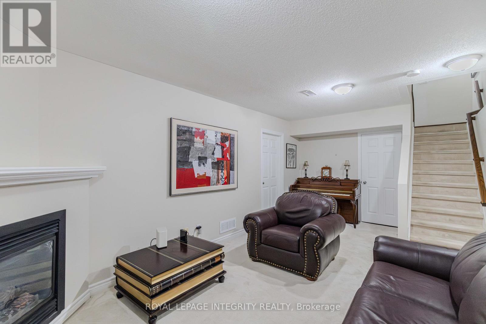Photo 1 of 218 Catamount Court, Ottawa ON