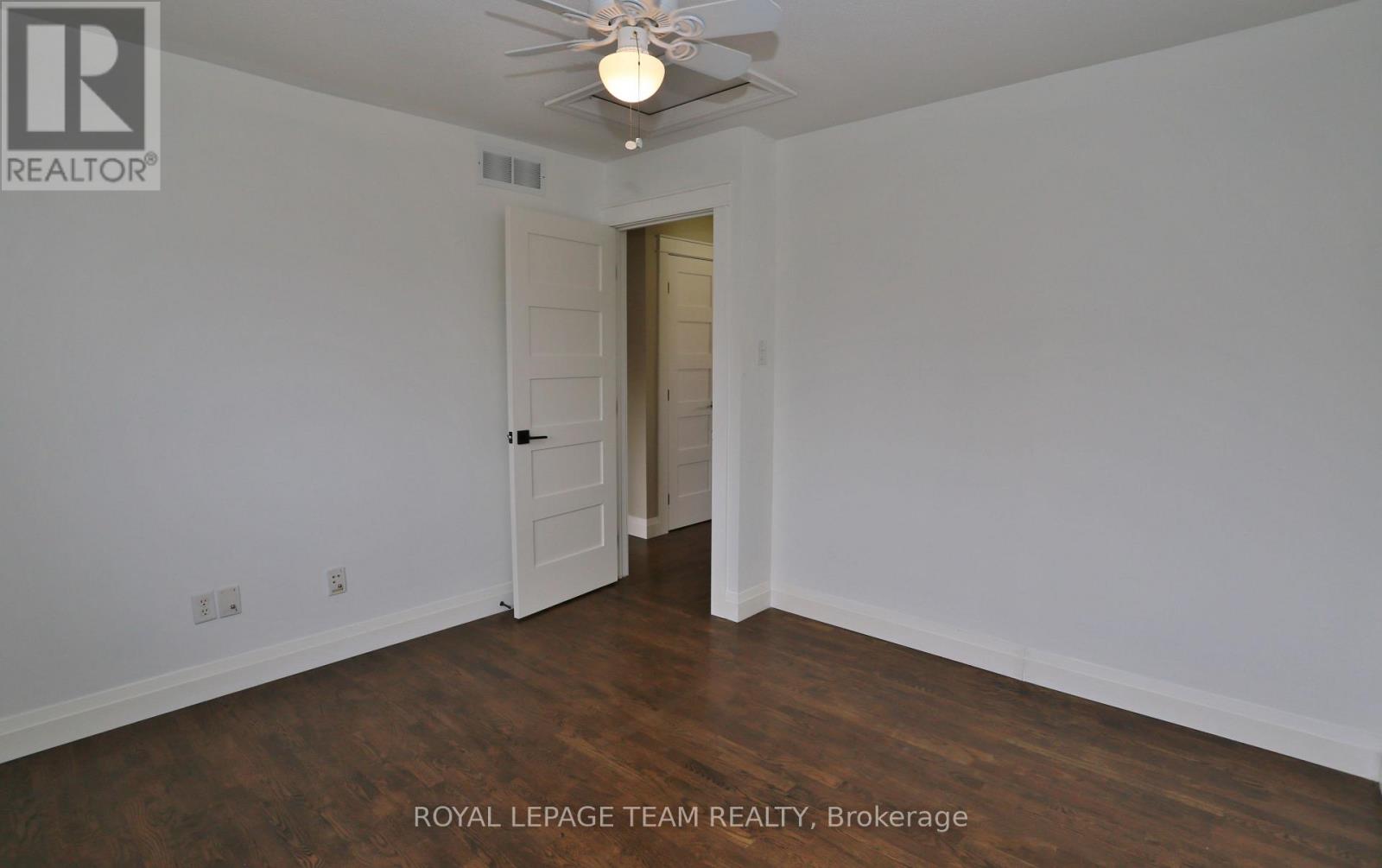 Photo 26 of 78 Friendly Crescent, Ottawa ON