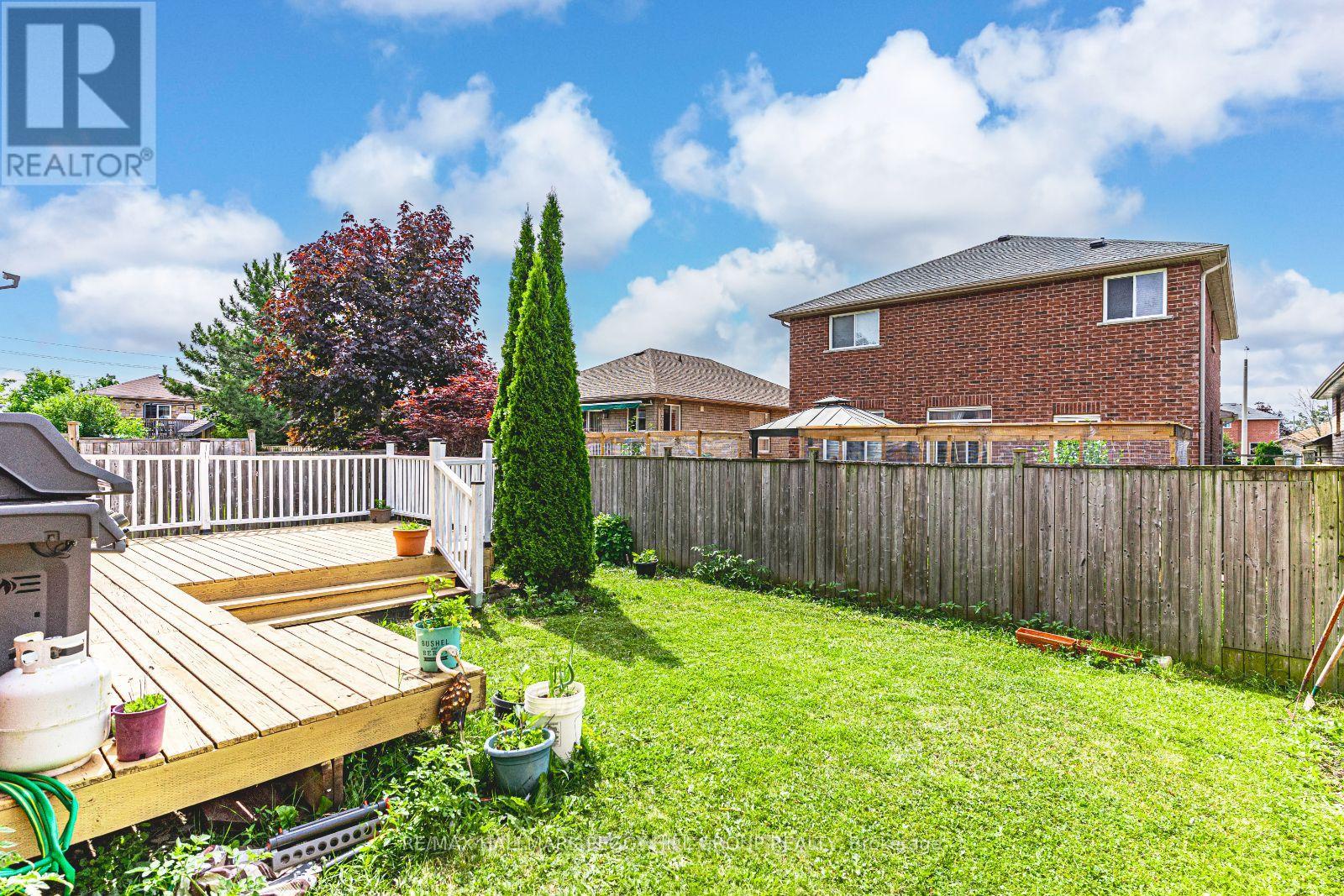 Photo 16 of 9 Buggs Gate, Barrie ON