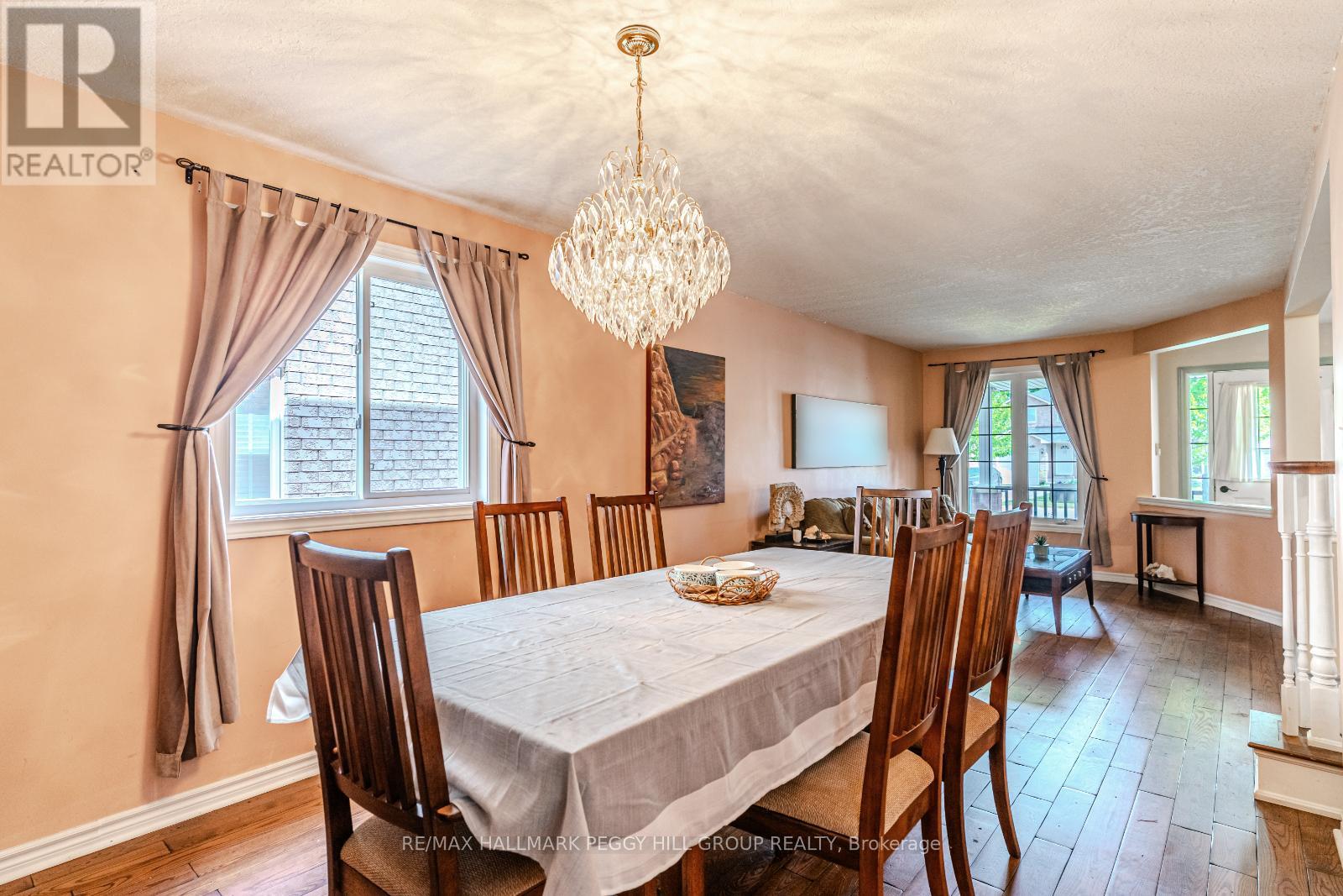Photo 6 of 9 Buggs Gate, Barrie ON